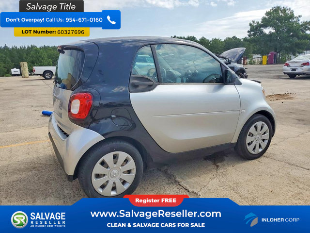 Used 2016 smart fortwo passion RWD image 4