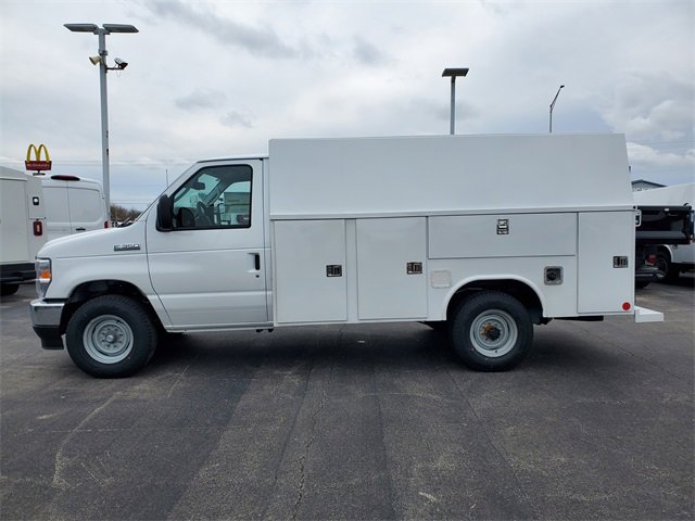 New 2026 Ford E-350 and Econoline 350 Super Duty w/ Power Equipment Group image 3