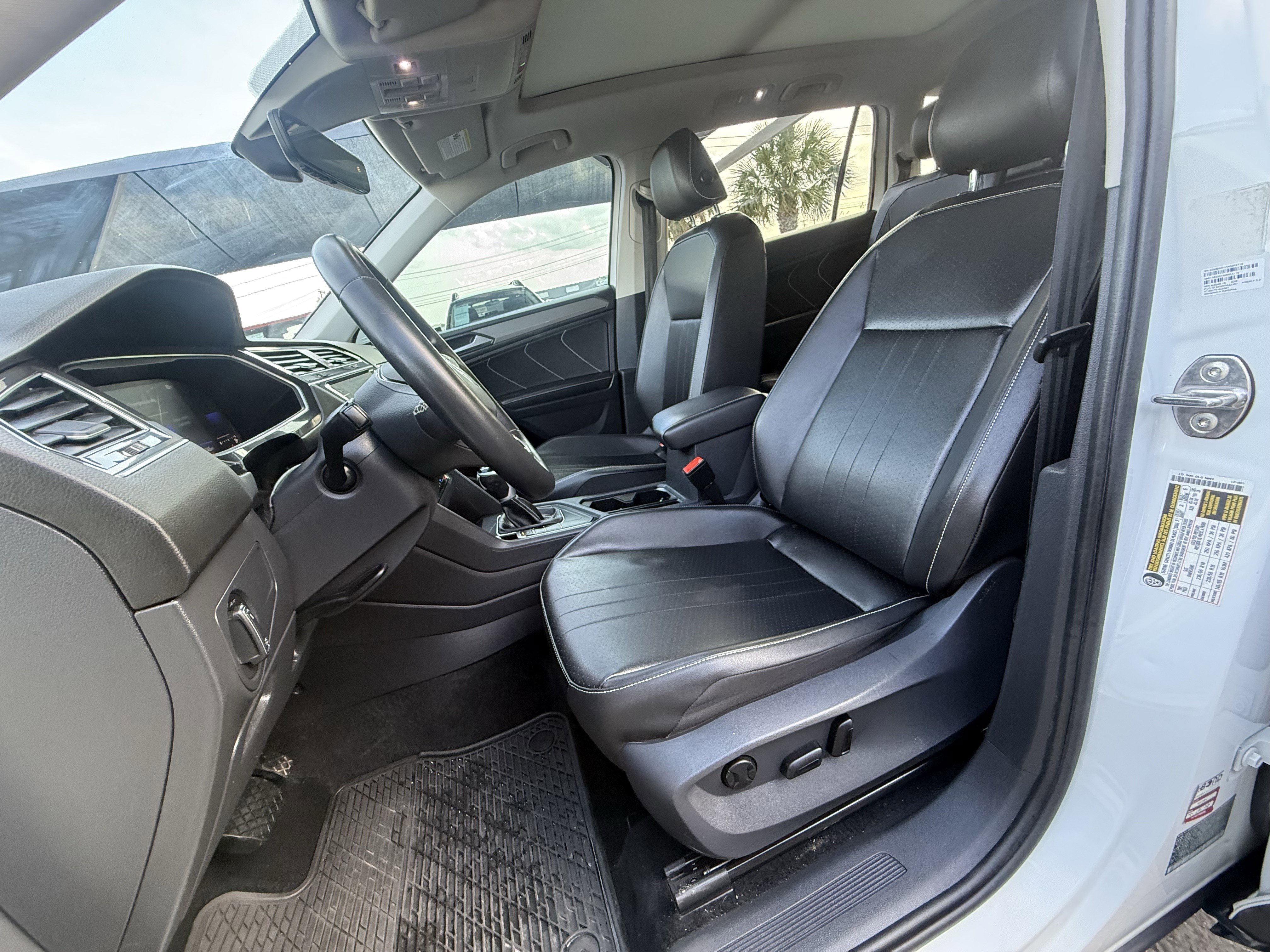 Used 2022 Volkswagen Tiguan SE FWD image 22