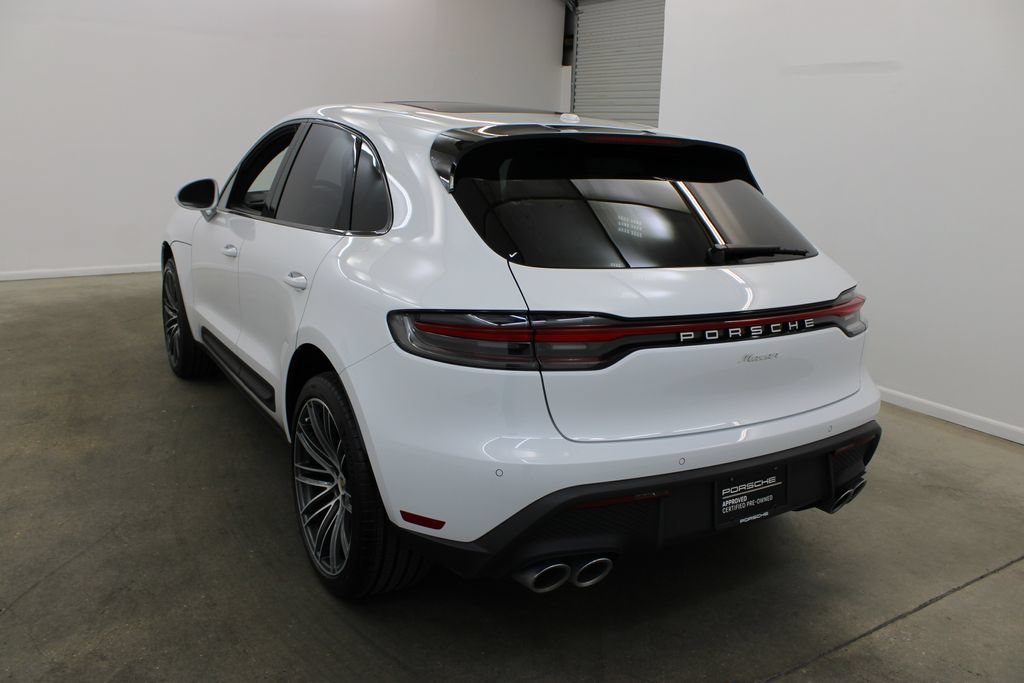 Certified 2024 Porsche Macan AWD/4WD image 3