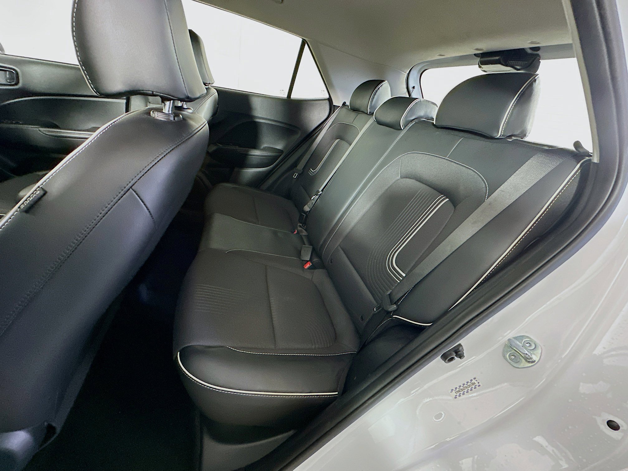 Used 2024 Hyundai Venue Limited image 28