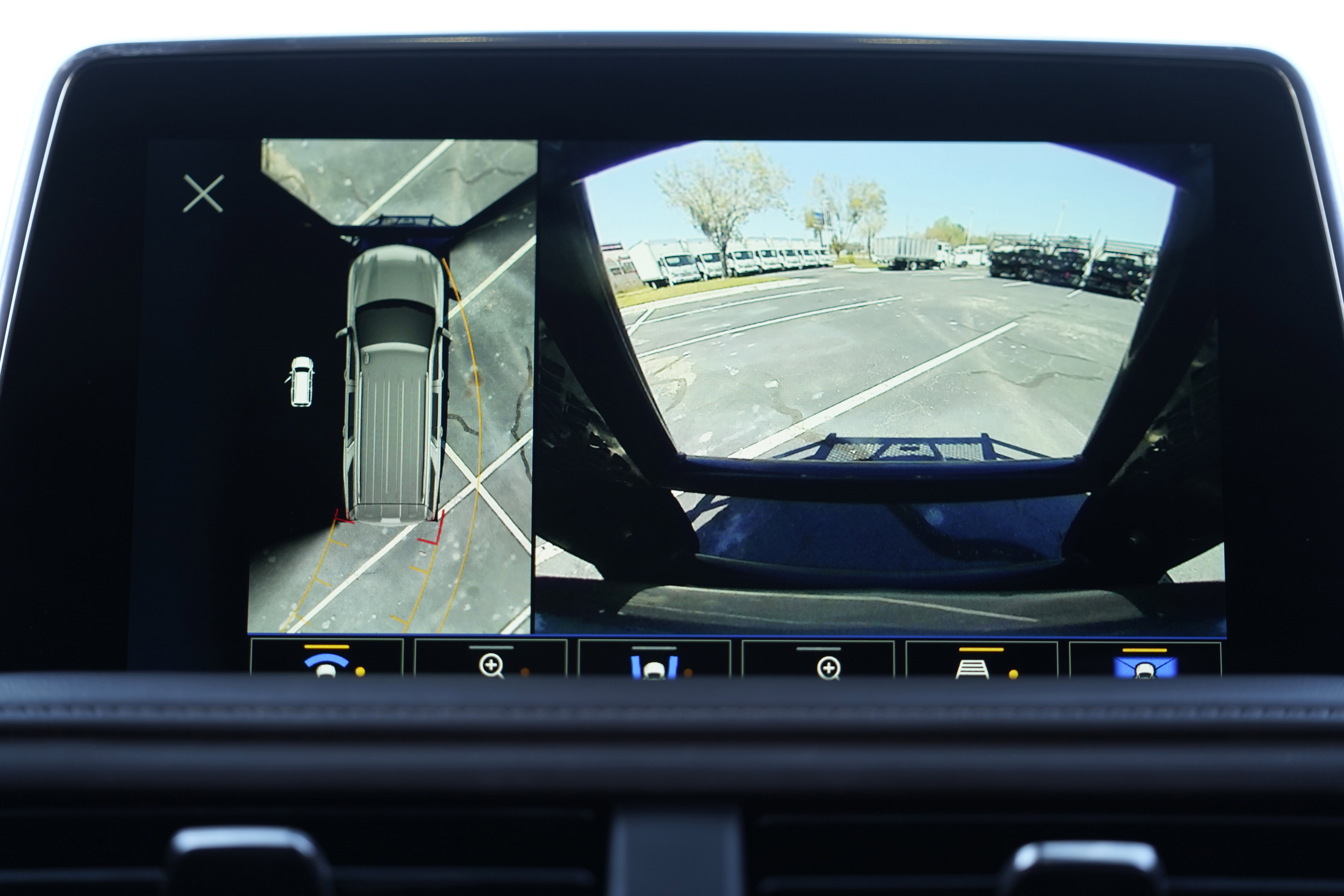Used 2022 Chevrolet Tahoe LT w/ Luxury Package image 32