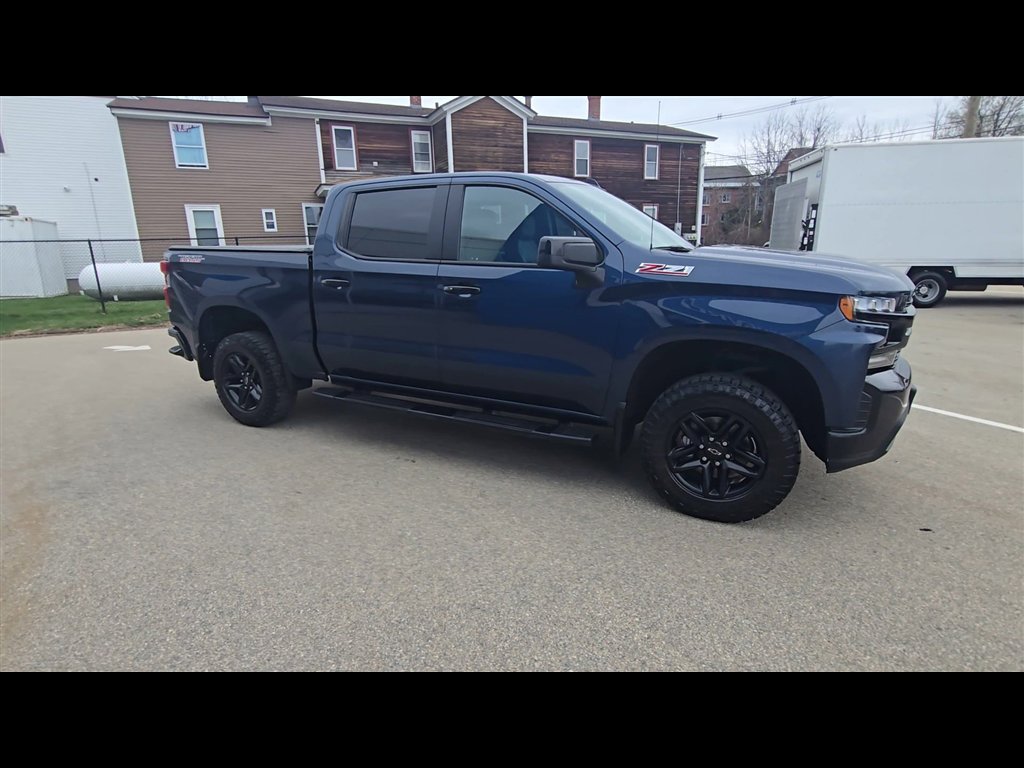 Used 2021 Chevrolet Silverado 1500 LT Trail Boss w/ Convenience Package II AWD/4WD image 2