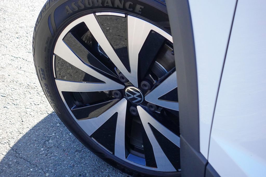 Used 2022 Volkswagen Taos SE image 11