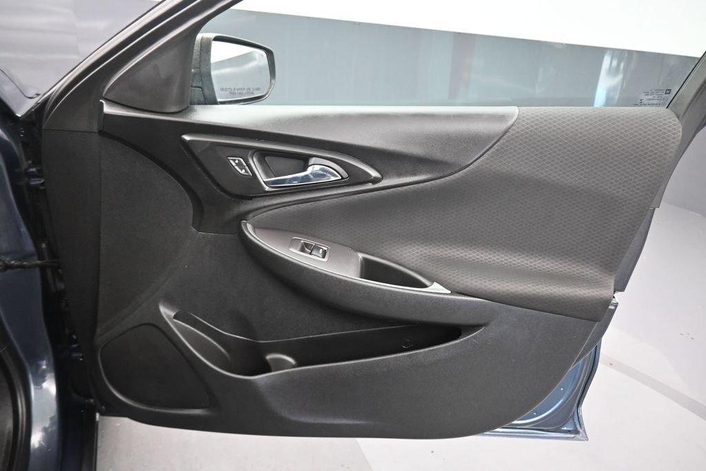 Used 2020 Chevrolet Malibu LS FWD image 35