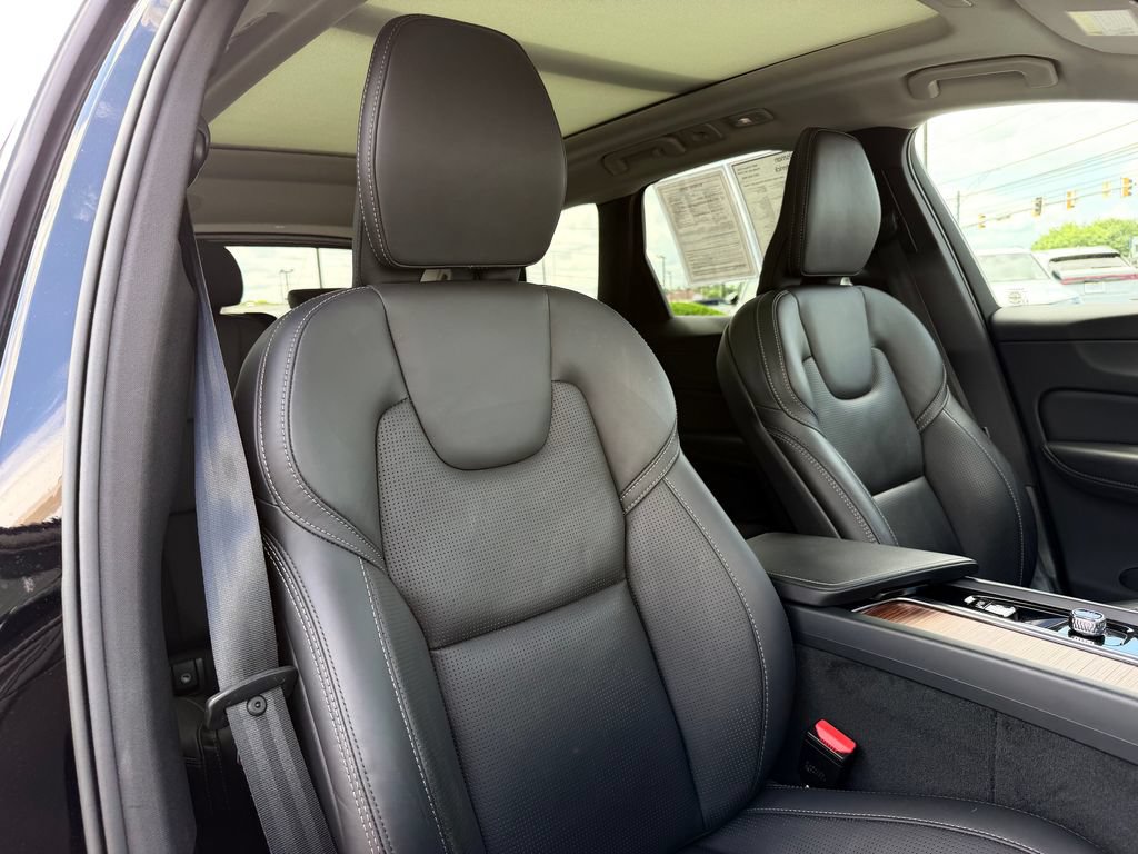 Certified 2023 Volvo XC60 B5 Ultimate w/ Climate Package AWD/4WD image 19