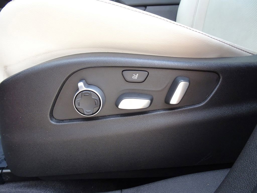 Certified 2023 Cadillac XT4 Sport image 9