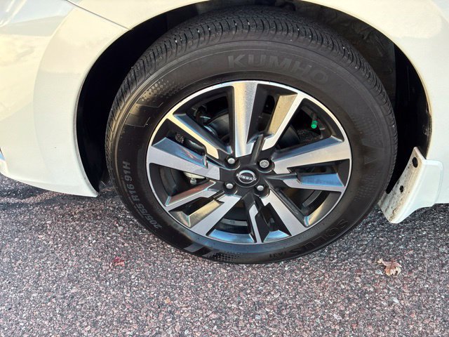 Certified 2025 Nissan Versa SV w/ Trunk Package FWD image 11