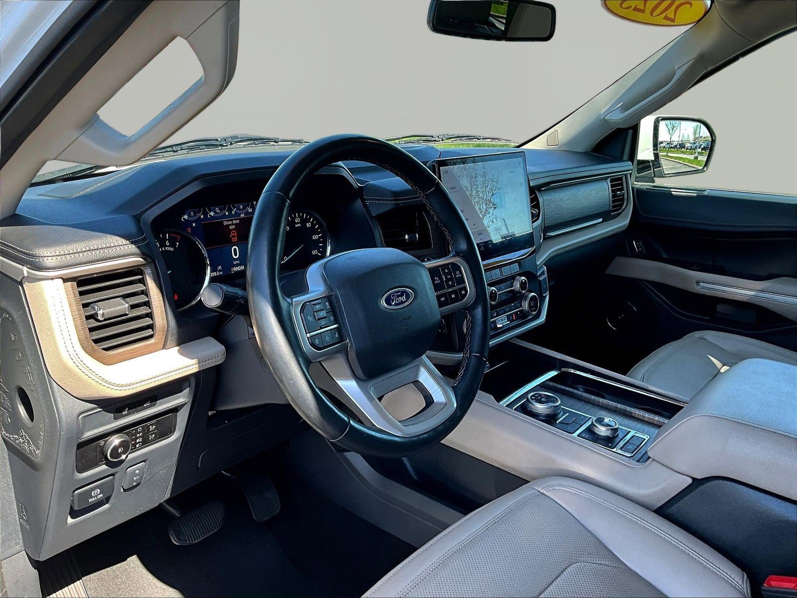 Used 2023 Ford Expedition Limited AWD/4WD image 17
