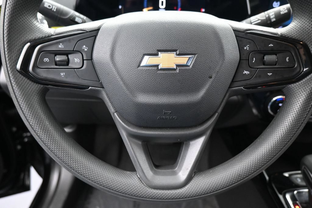 Used 2025 Chevrolet Trax LT FWD image 27