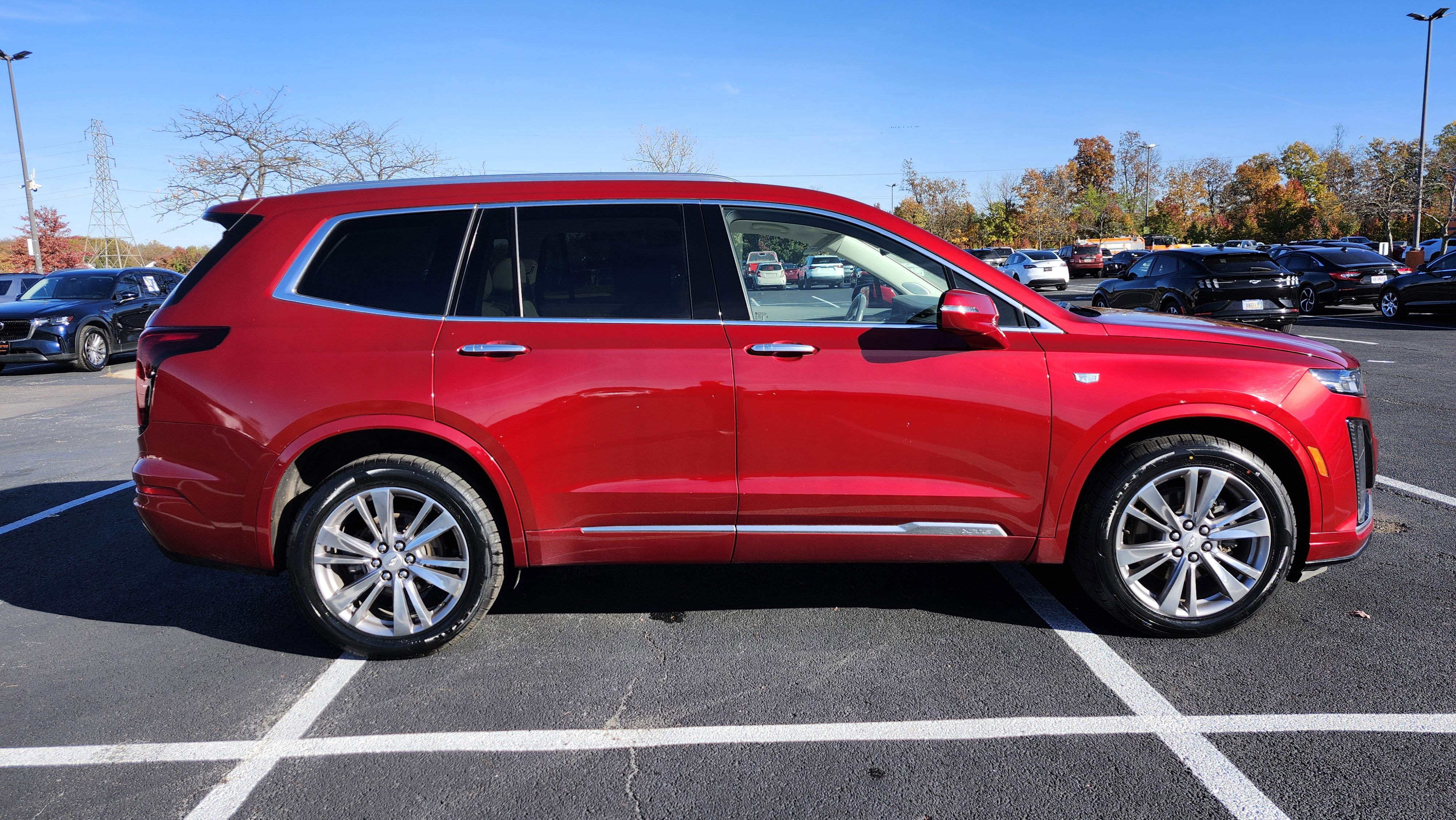 Used 2023 Cadillac XT6 Premium Luxury image 12