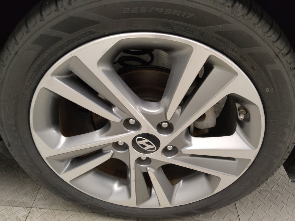Used 2018 Hyundai Elantra Limited w/ Limited Ultimate Package 02 FWD image 31