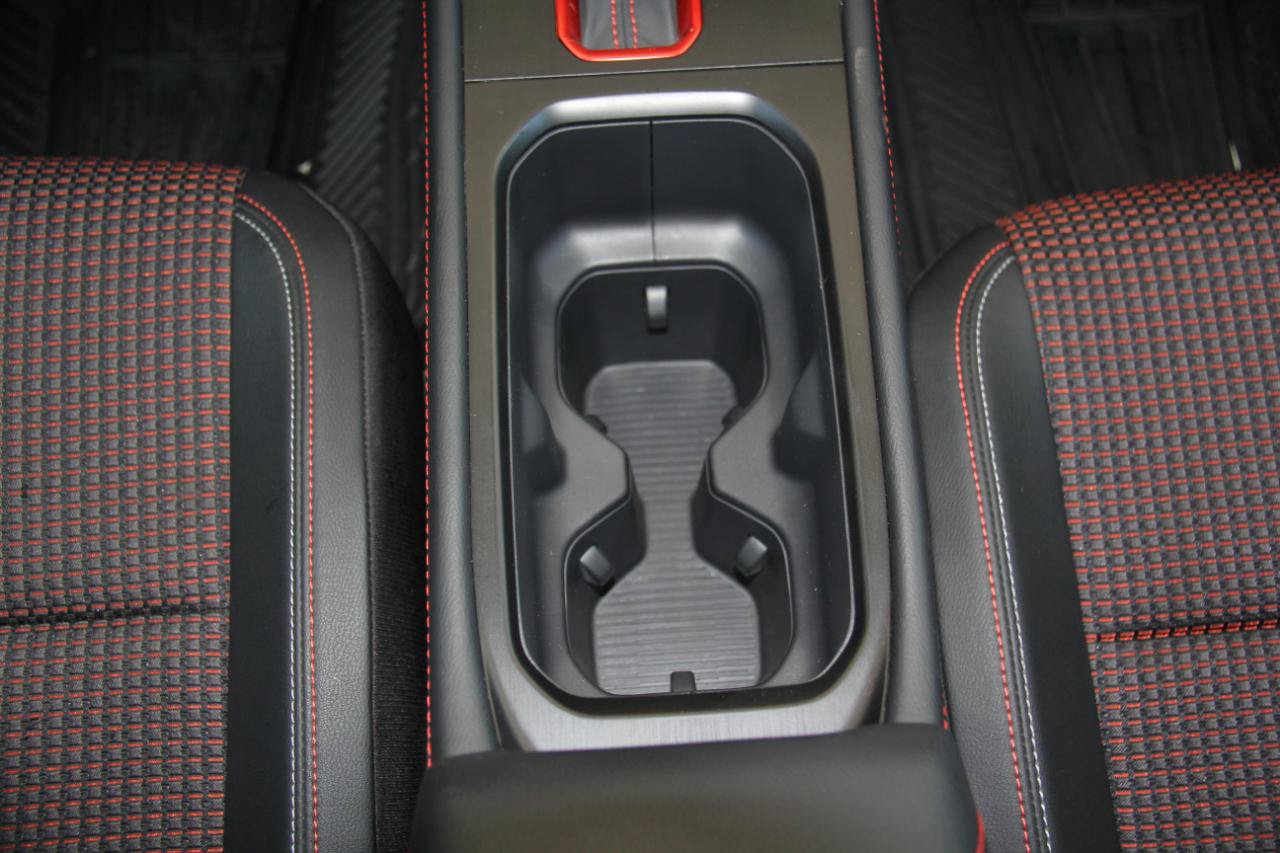 Used 2026 Nissan Kicks SR FWD image 21
