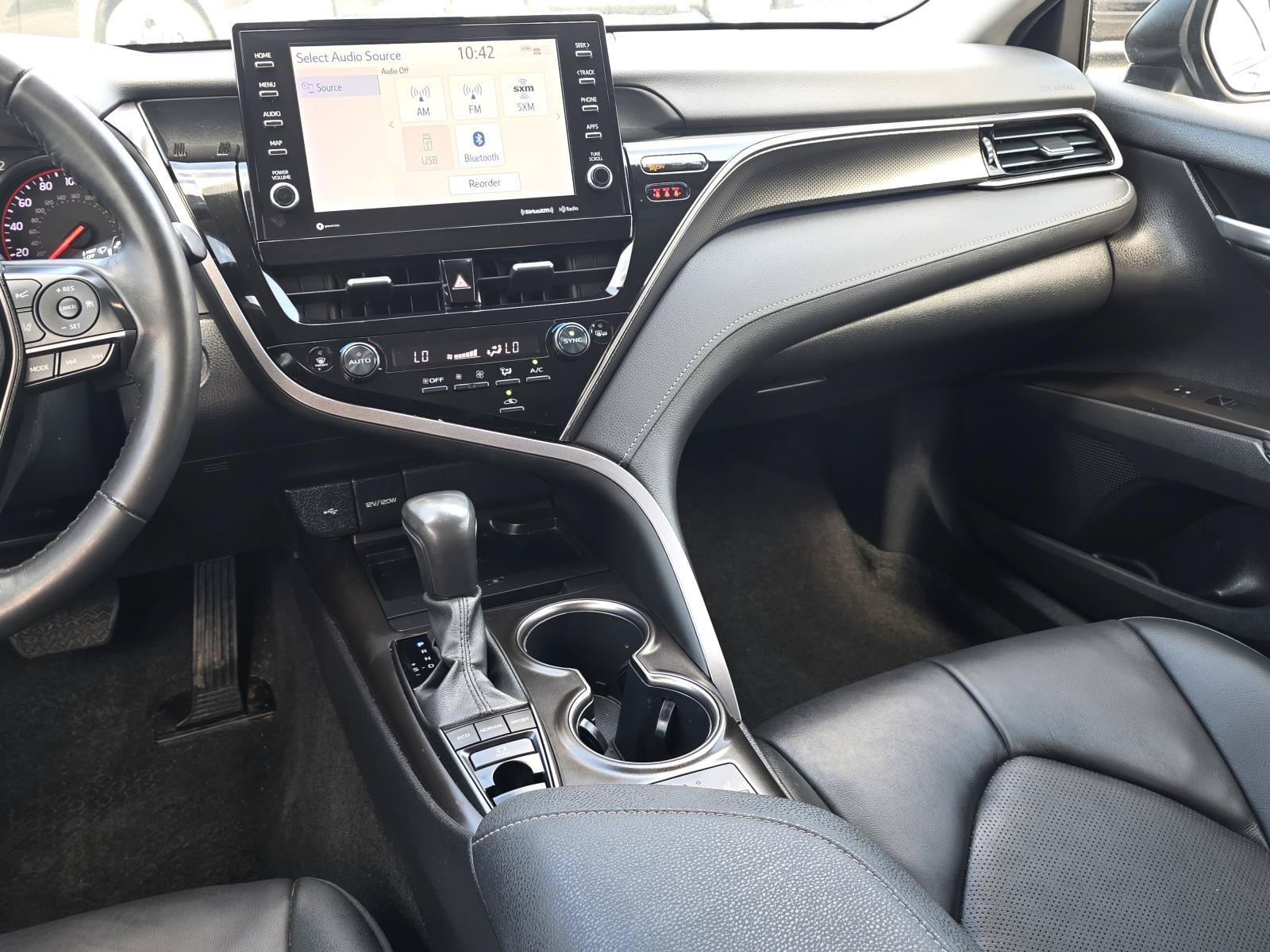 Used 2024 Toyota Camry XSE FWD image 10