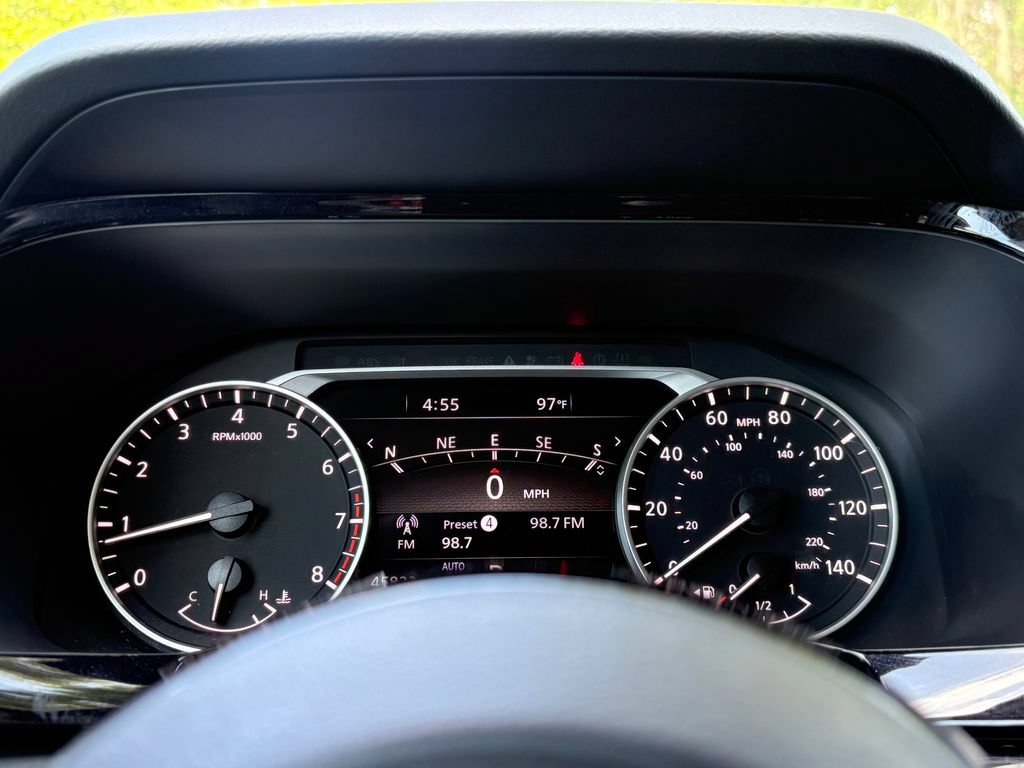 Used 2024 Nissan Pathfinder SL AWD/4WD image 16
