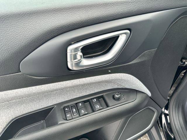 Certified 2023 Jeep Compass Latitude image 15