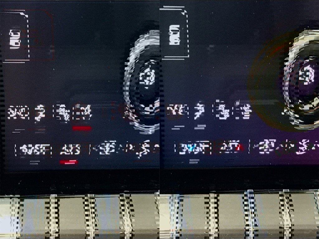 New 2026 GMC Yukon Denali w/ Sun & Power Step Package image 16