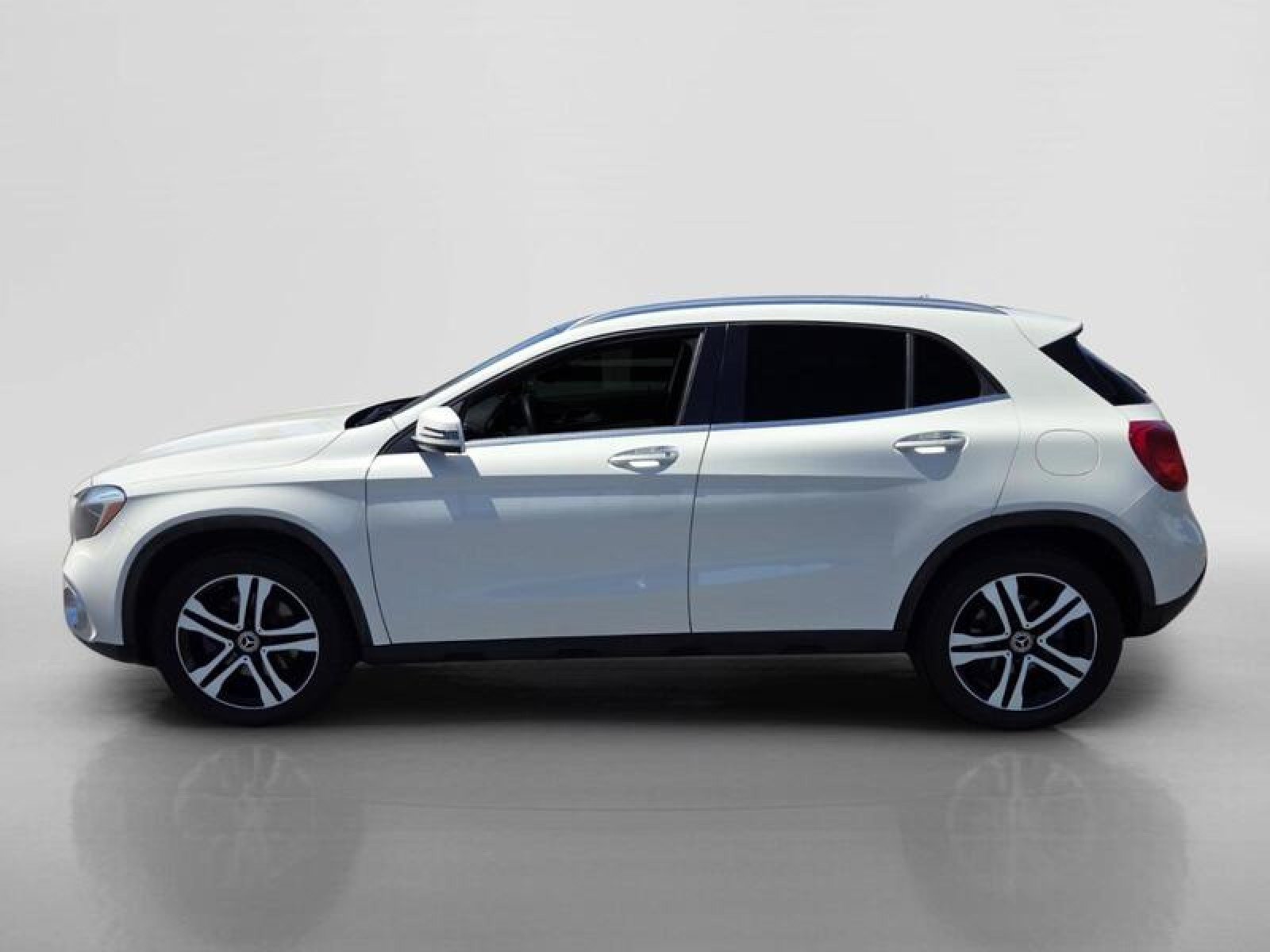 Used 2018 Mercedes-Benz GLA 250 image 2