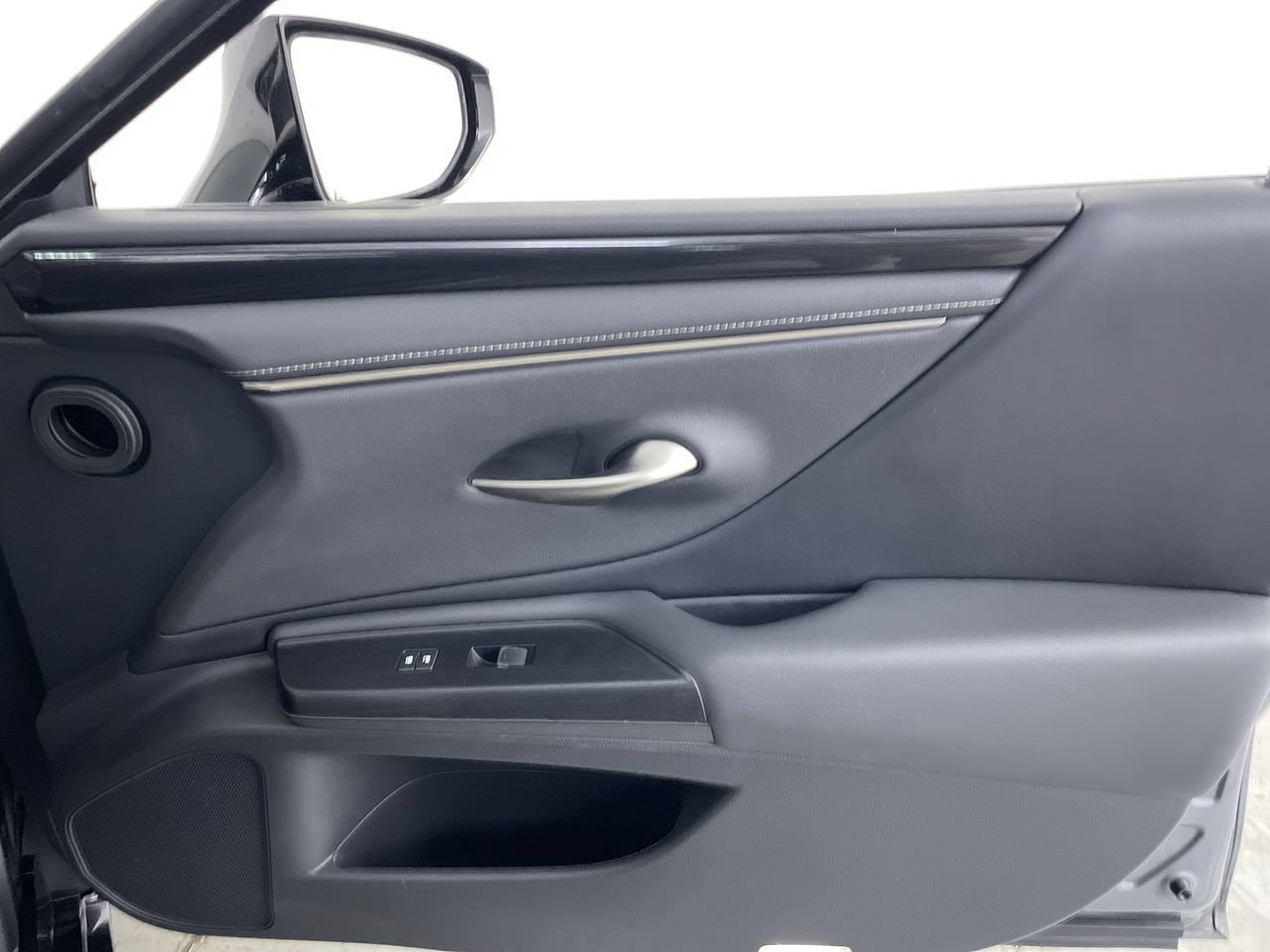 Used 2021 Lexus ES 350 w/ Accessory Package FWD image 23