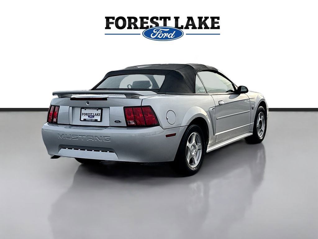 Used 2004 Ford Mustang Convertible image 7