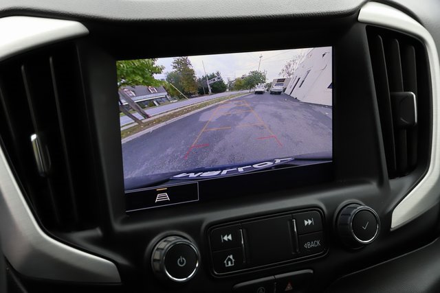 Used 2023 GMC Terrain SLE w/ Driver Convenience Package image 10