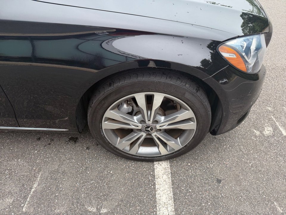 Used 2018 Mercedes-Benz C 300 4MATIC Sedan image 26