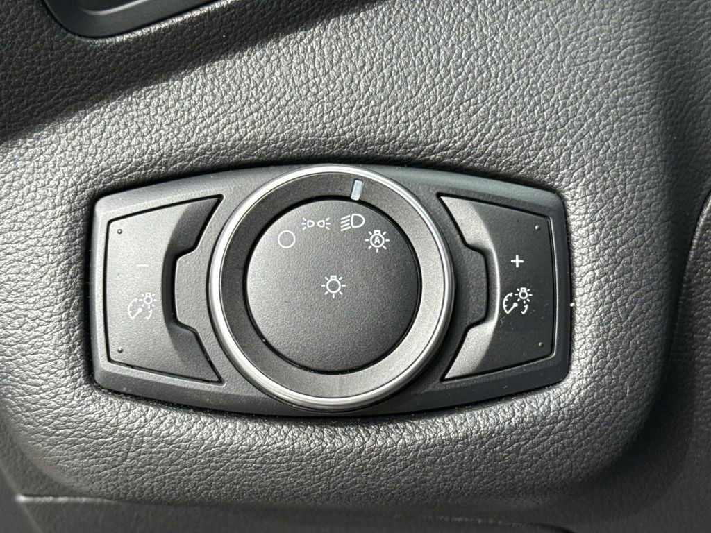 Used 2017 Ford C-MAX SE w/ Cold Weather Package image 42