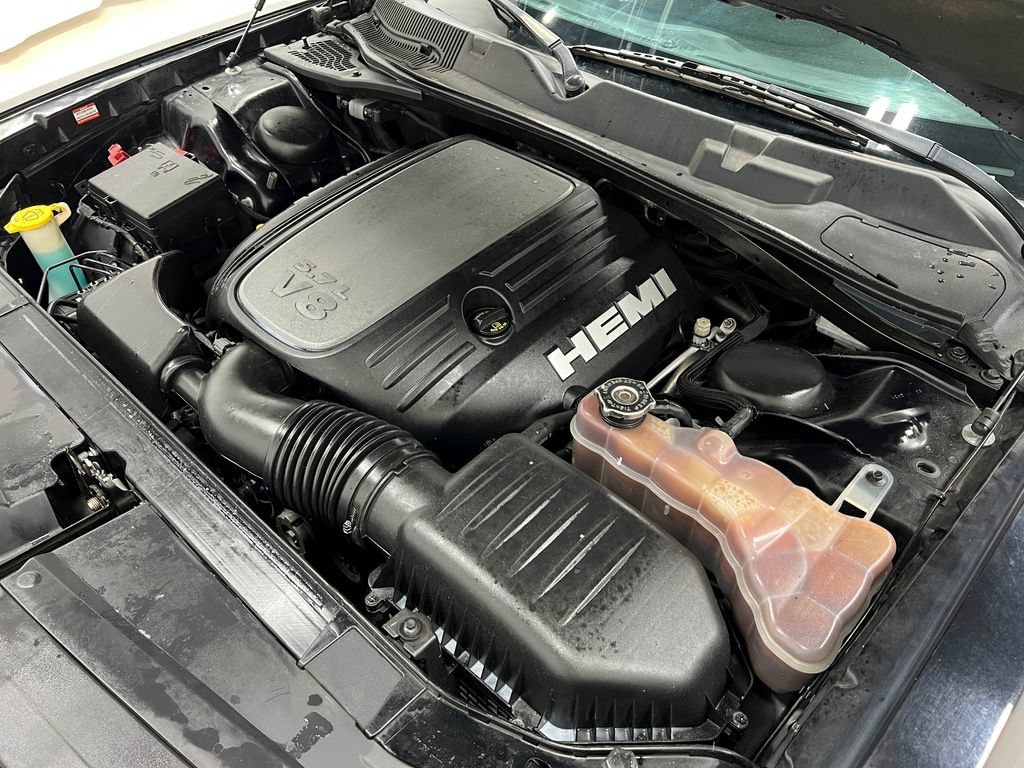 Used 2018 Dodge Challenger R/T w/ Performance Handling Group RWD image 30
