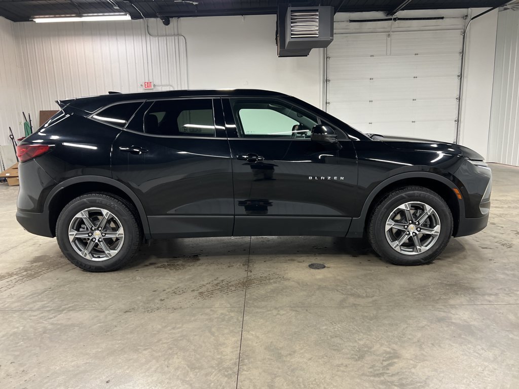 Certified 2023 Chevrolet Blazer LT AWD/4WD image 2