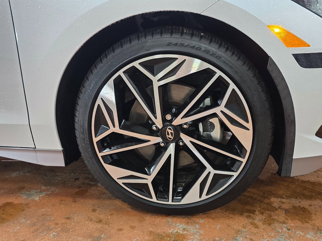 Certified 2025 Hyundai Ioniq 6 SEL image 11