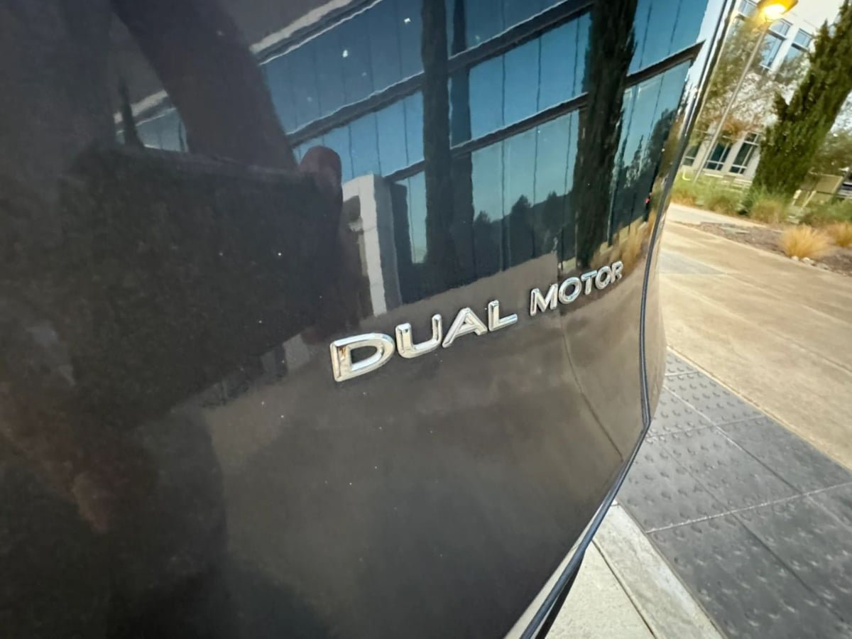 Used 2023 Tesla Model Y Long Range AWD/4WD image 40
