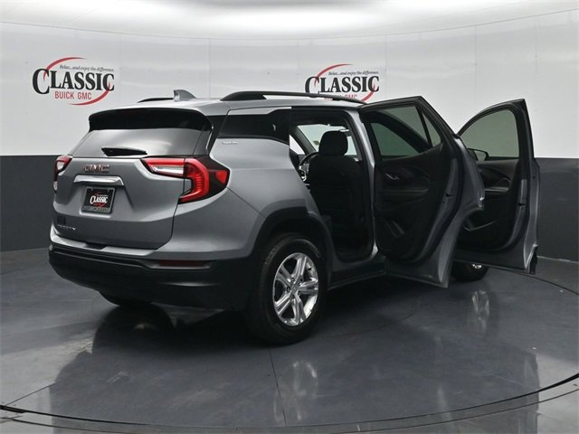 Used 2024 GMC Terrain SLE w/ Driver Convenience Package image 34
