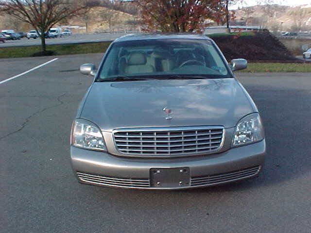 Used 2004 Cadillac De Ville FWD image 3