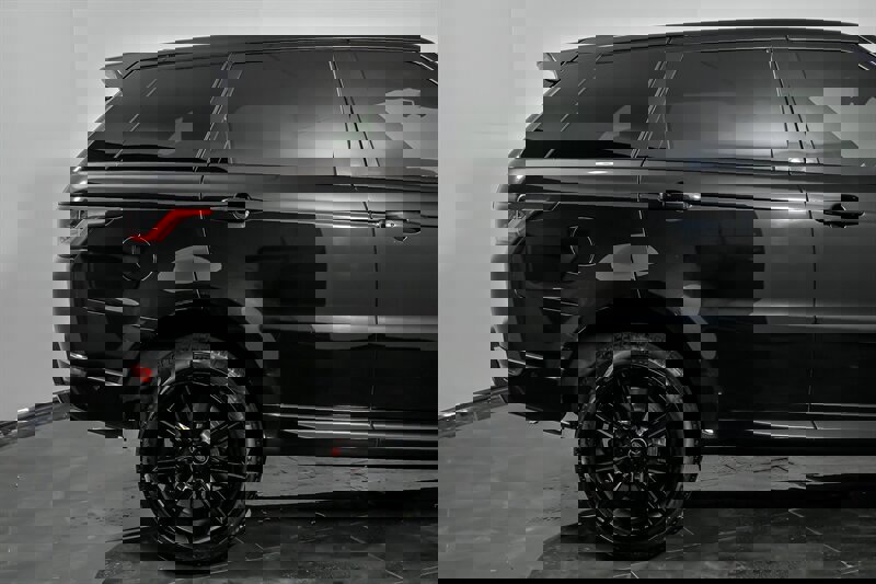 Used 2019 Land Rover Range Rover Sport HST image 11