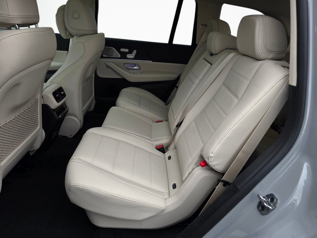 New 2026 Mercedes-Benz GLS 450 4MATIC image 18