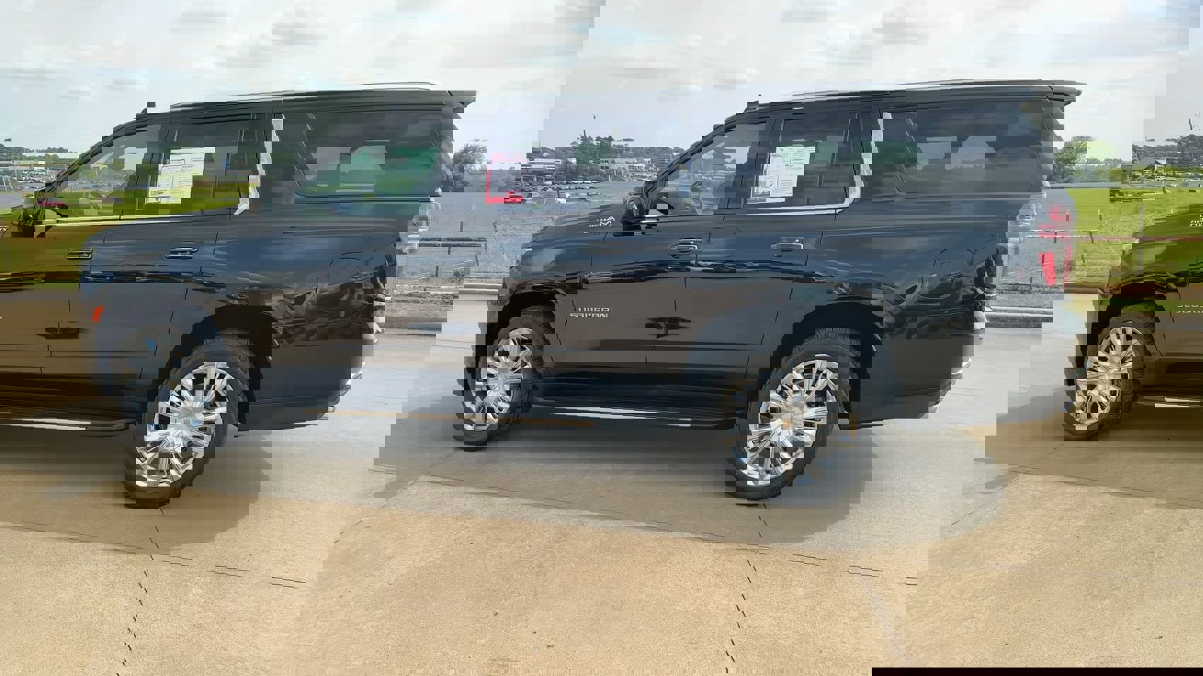 Used 2021 Chevrolet Suburban High Country image 6