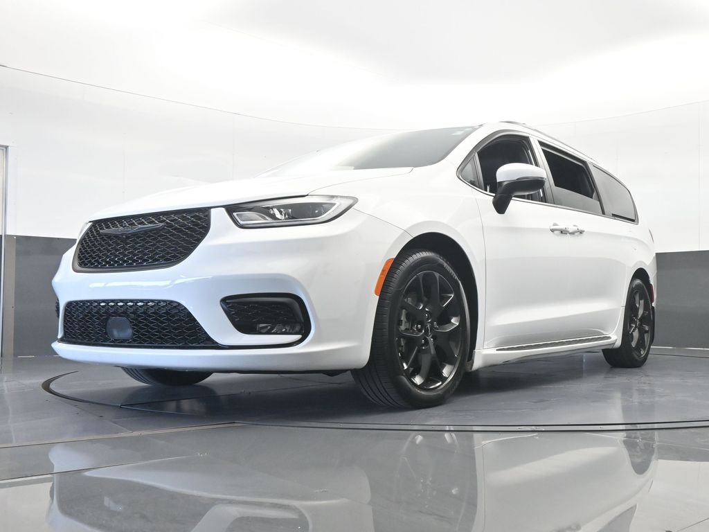 Used 2023 Chrysler Pacifica Touring-L w/ S Appearance Package image 58