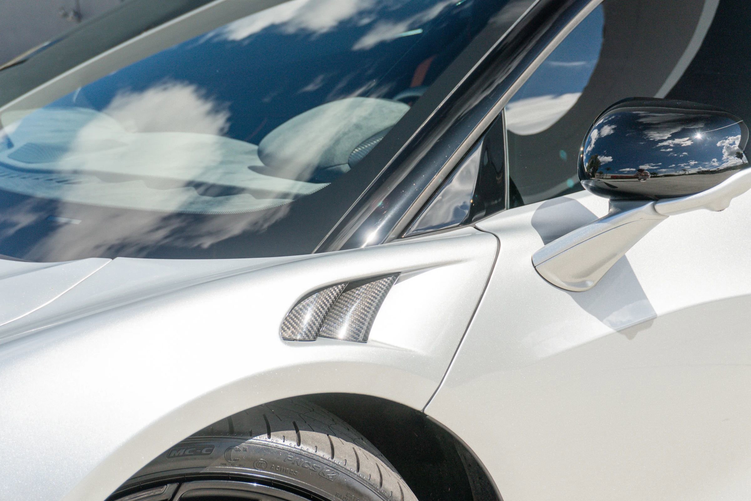 Used 2023 McLaren Artura RWD image 28