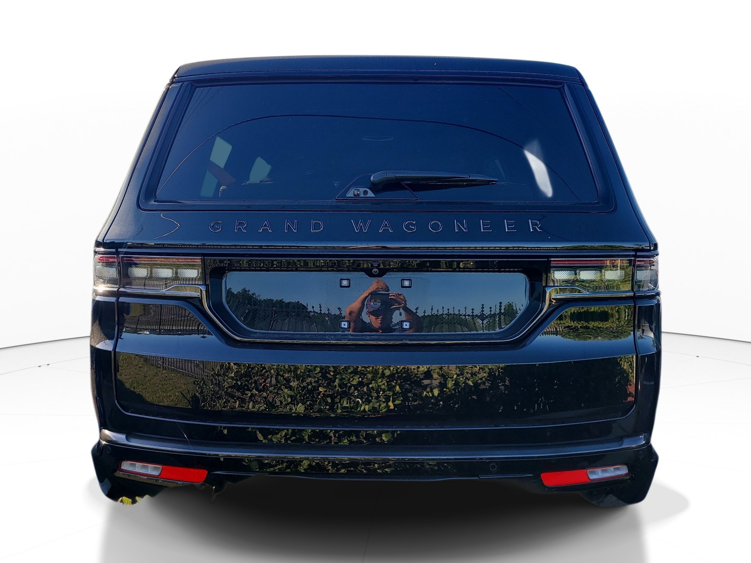 Used 2025 Jeep Grand Wagoneer Series III w/ Rear Seat Video Group 1 image 5