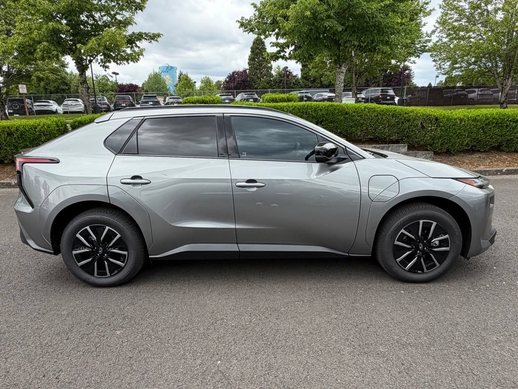 Used 2026 Subaru Solterra w/ Premium Convenience Package AWD/4WD image 9