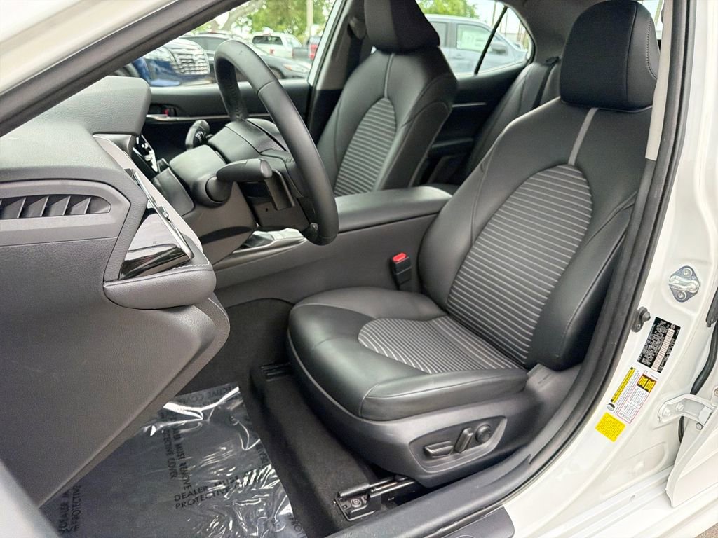 Used 2022 Toyota Camry SE w/ Convenience Package image 29