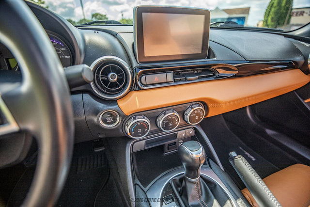 Used 2017 FIAT 124 Spider Lusso RWD image 38