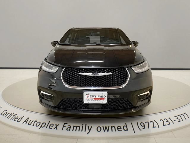 Used 2026 Chrysler Pacifica Limited FWD image 8