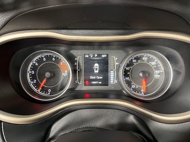 Used 2016 Jeep Cherokee Latitude w/ Cold Weather Group AWD/4WD image 17