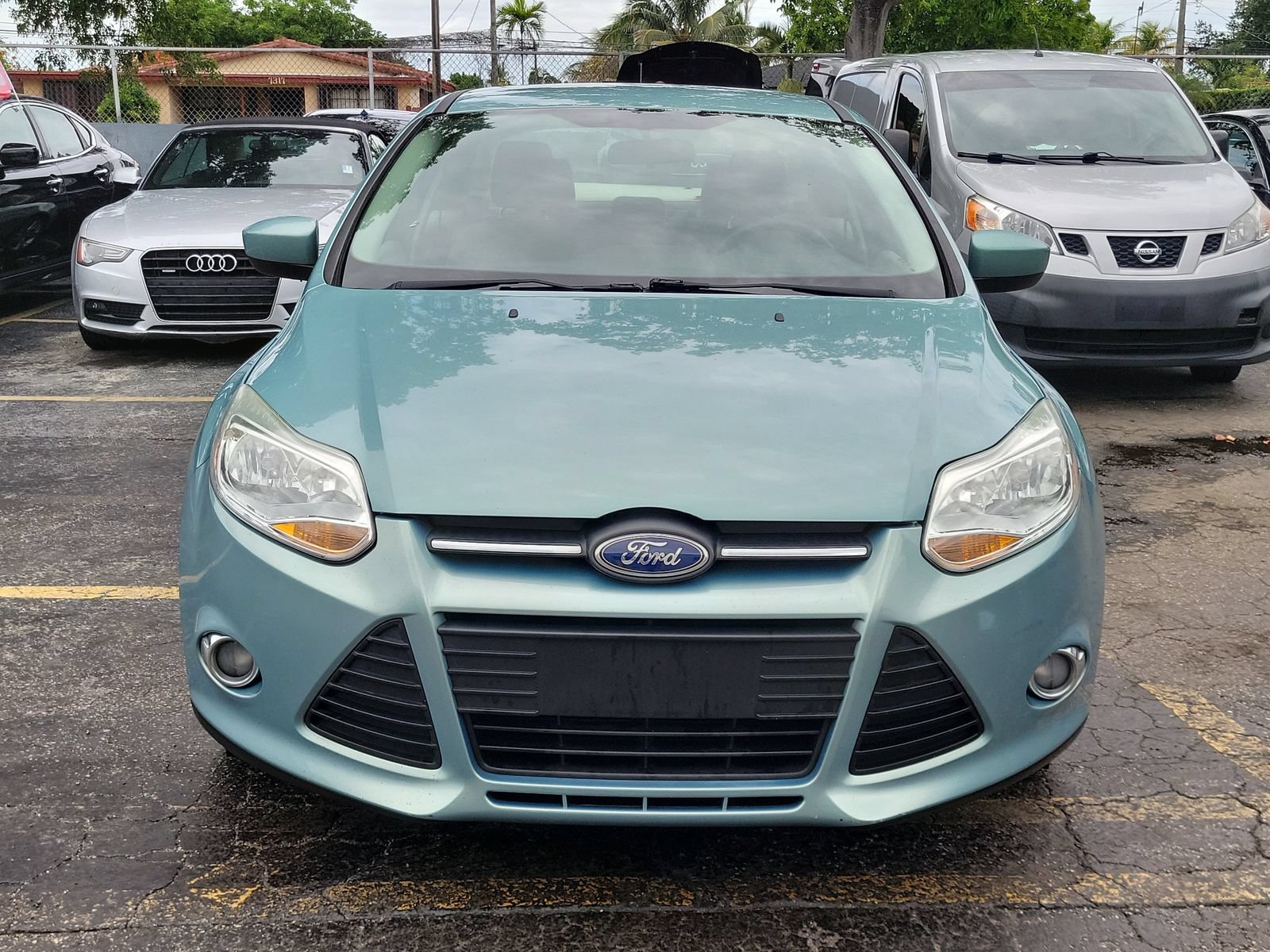 Used 2012 Ford Focus SE FWD image 2
