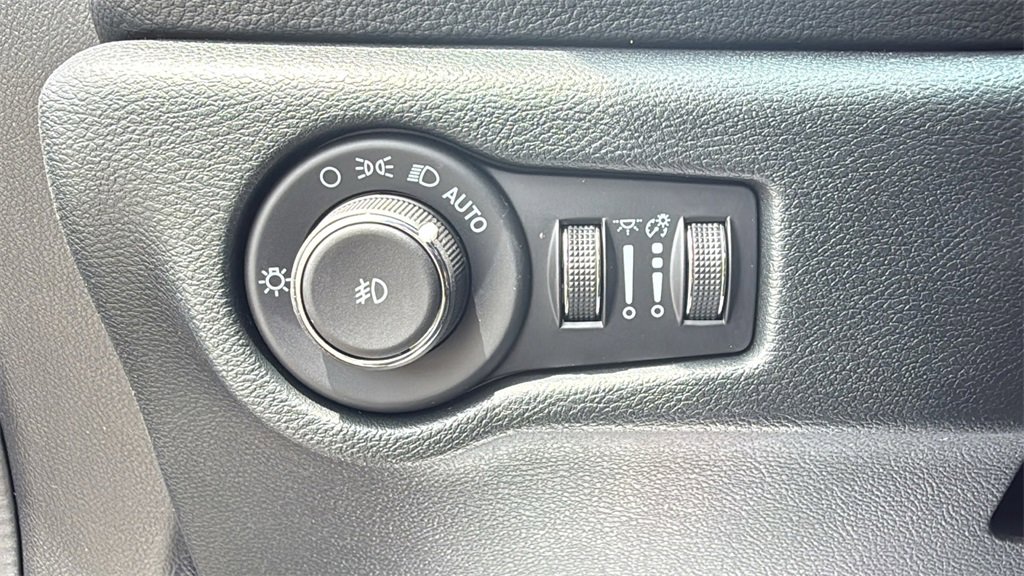 New 2025 Chrysler Pacifica Select image 19