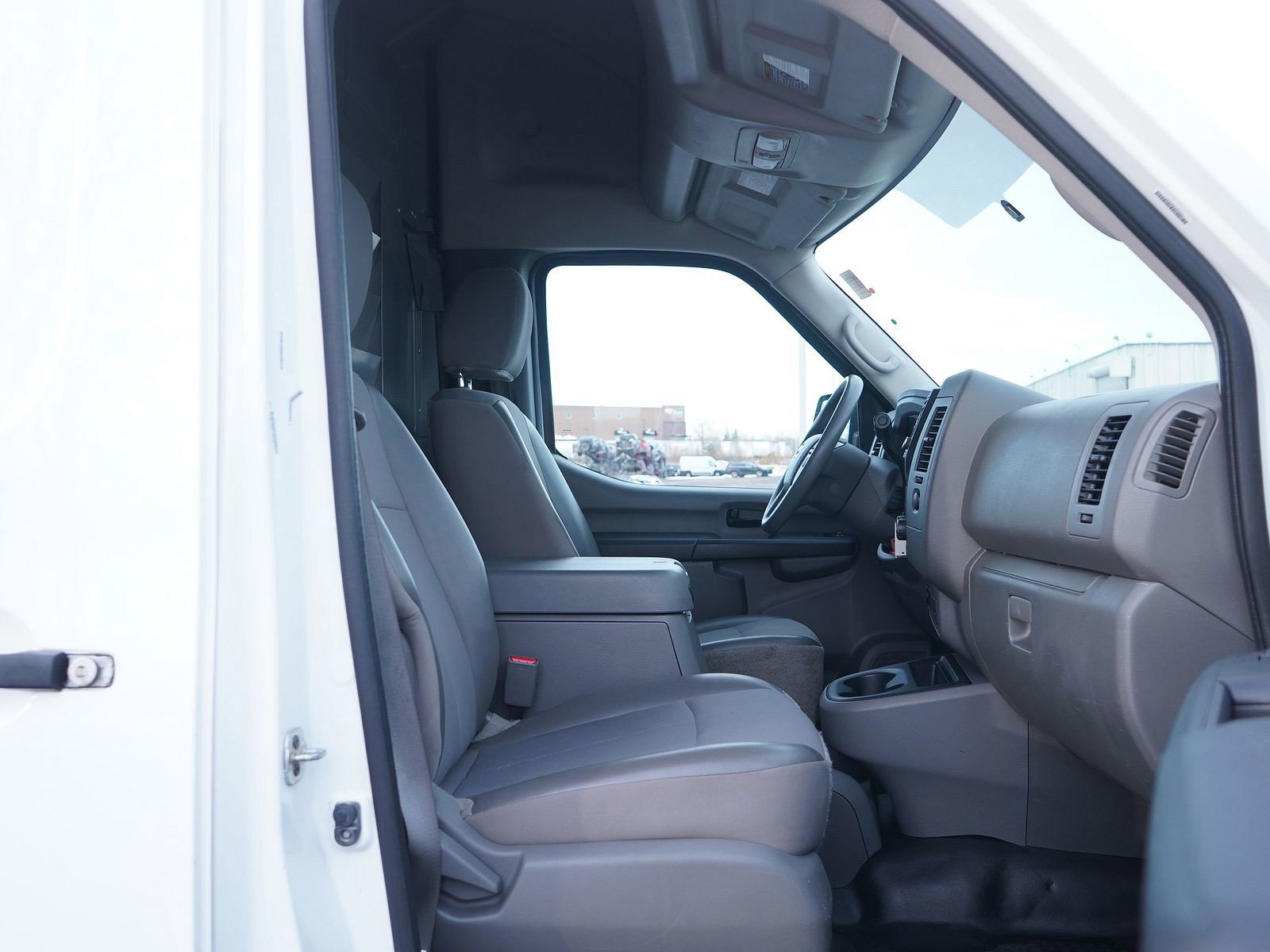 Used 2021 Nissan NV 2500 SV w/ Navigation Package image 11