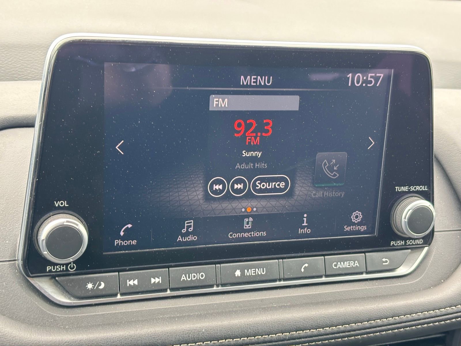 Used 2025 Nissan Rogue S image 24