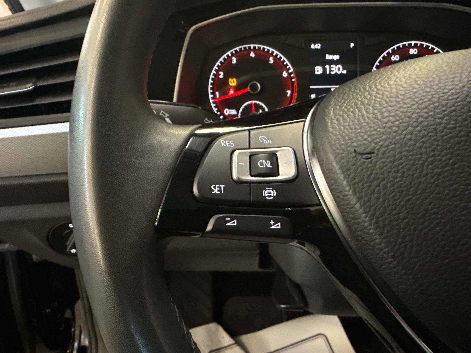 Used 2020 Volkswagen Jetta SE image 28