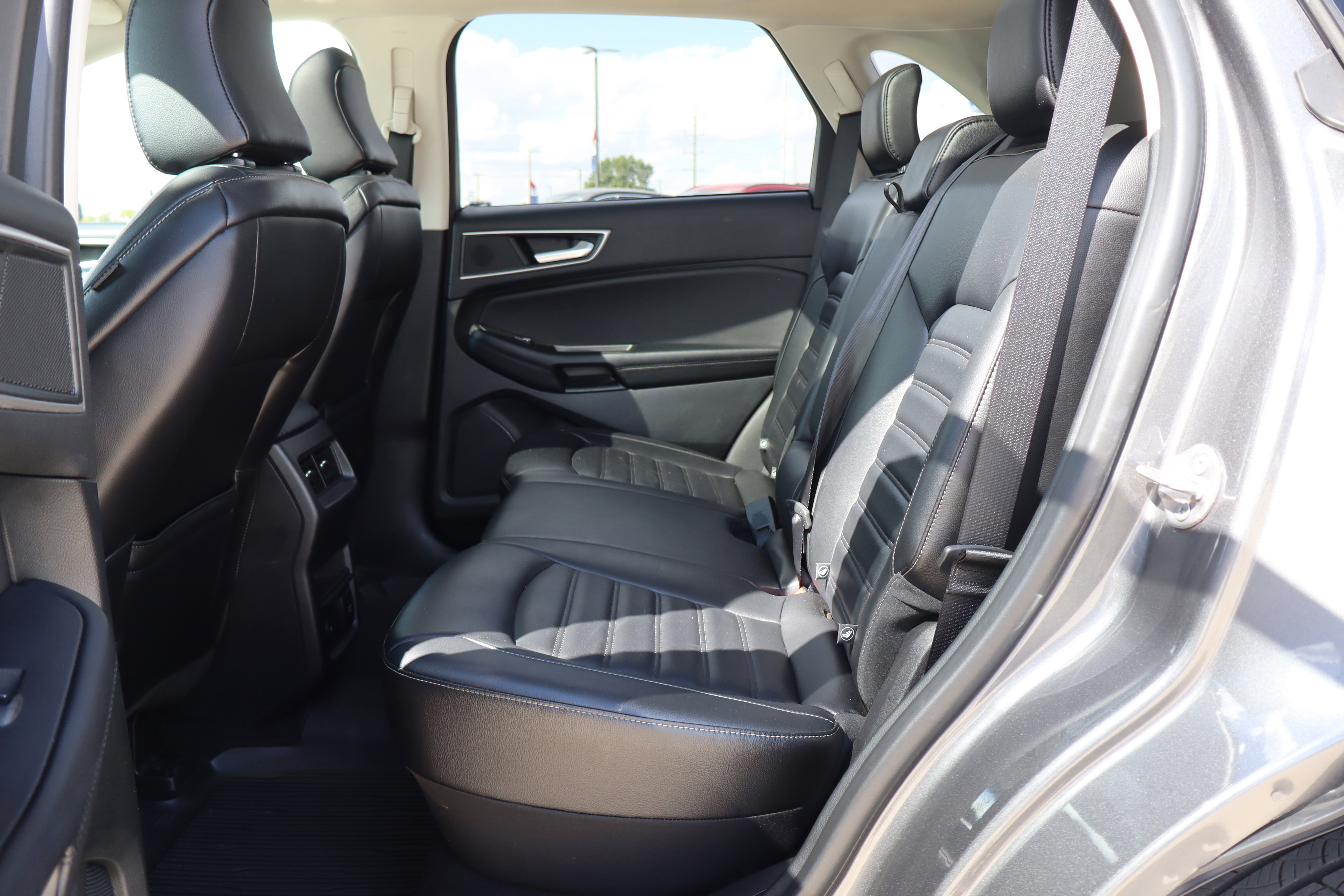 Used 2023 Ford Edge SEL w/ Convenience Package image 11